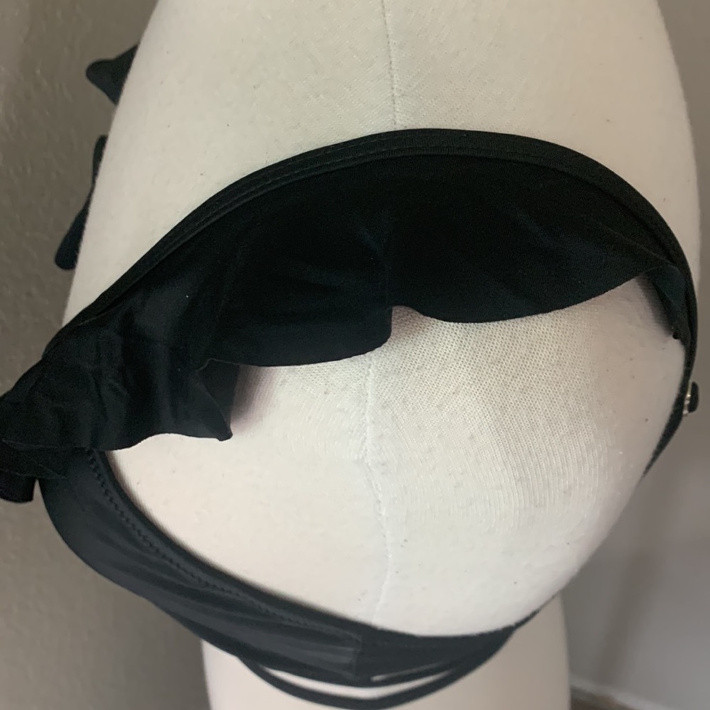 CUPSHE black ruffle bathing suit top - Picture 7 of 9